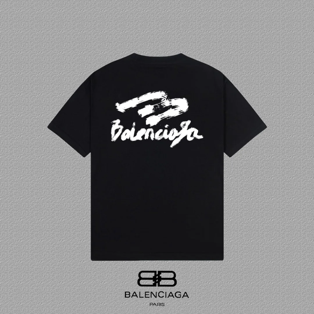 P80✨🔥 BALENCIAGA Paris lettering printed short-sleeved T-shirt. Custom-woven and dyed 300 grams of combed cotton heavyweight fabric. Zero color difference in threads. Perfect details. Different from the current currency version. Welcome to compare. Same Style for men and women. Must-sell in the picture above. Color: White Black Size: 1 2 3 4